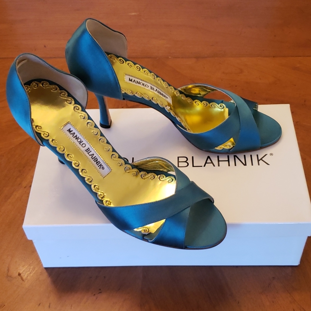♤ Manolo Blahnik Teal Satin Heels - Picture 2 of 8